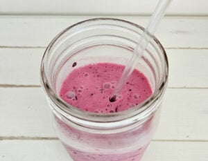 Mixed Berry Kefir Smoothie (Probiotic + Antioxidant Powerhouse Drink)